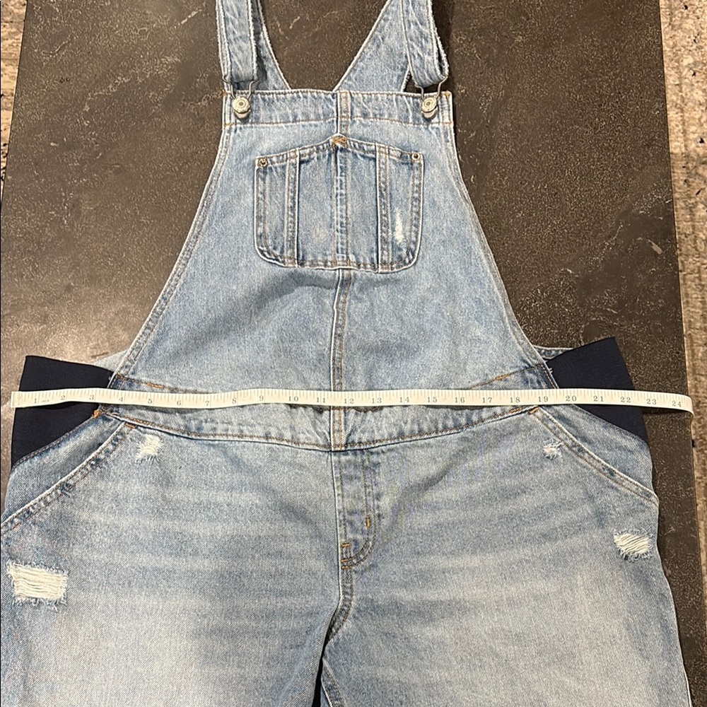 Old Navy Maternity Denim Overall Shorts with Frayed Hem Size Large - Picture 4 of 7